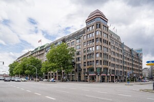 Außenansicht des Bürogebäudes der eresult GmbH in Hamburg.