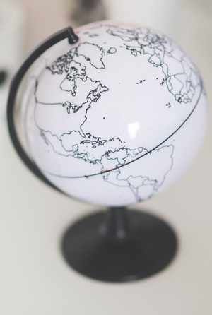 Ein Globus als Symbol für weltweite UX-Dienstleistungen
